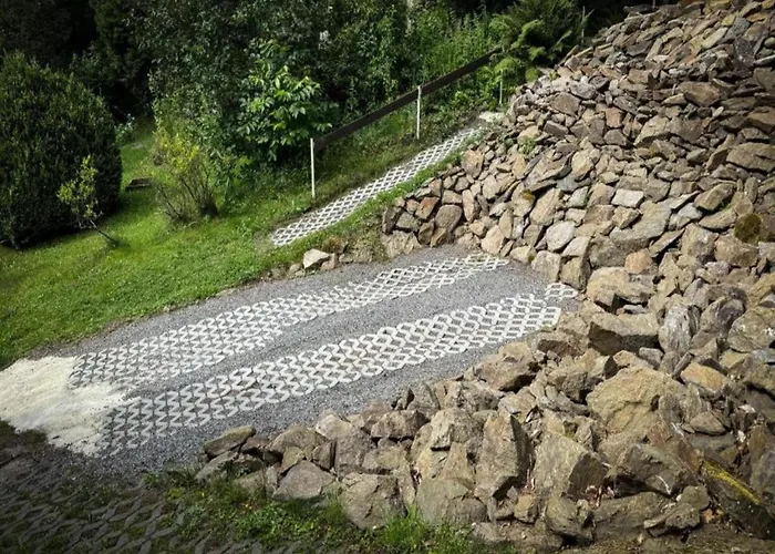 Semesterbostad Near Alsovka Slope